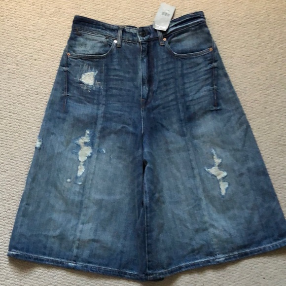 Faded blue wide leg denim capris. - Picture 1 of 3